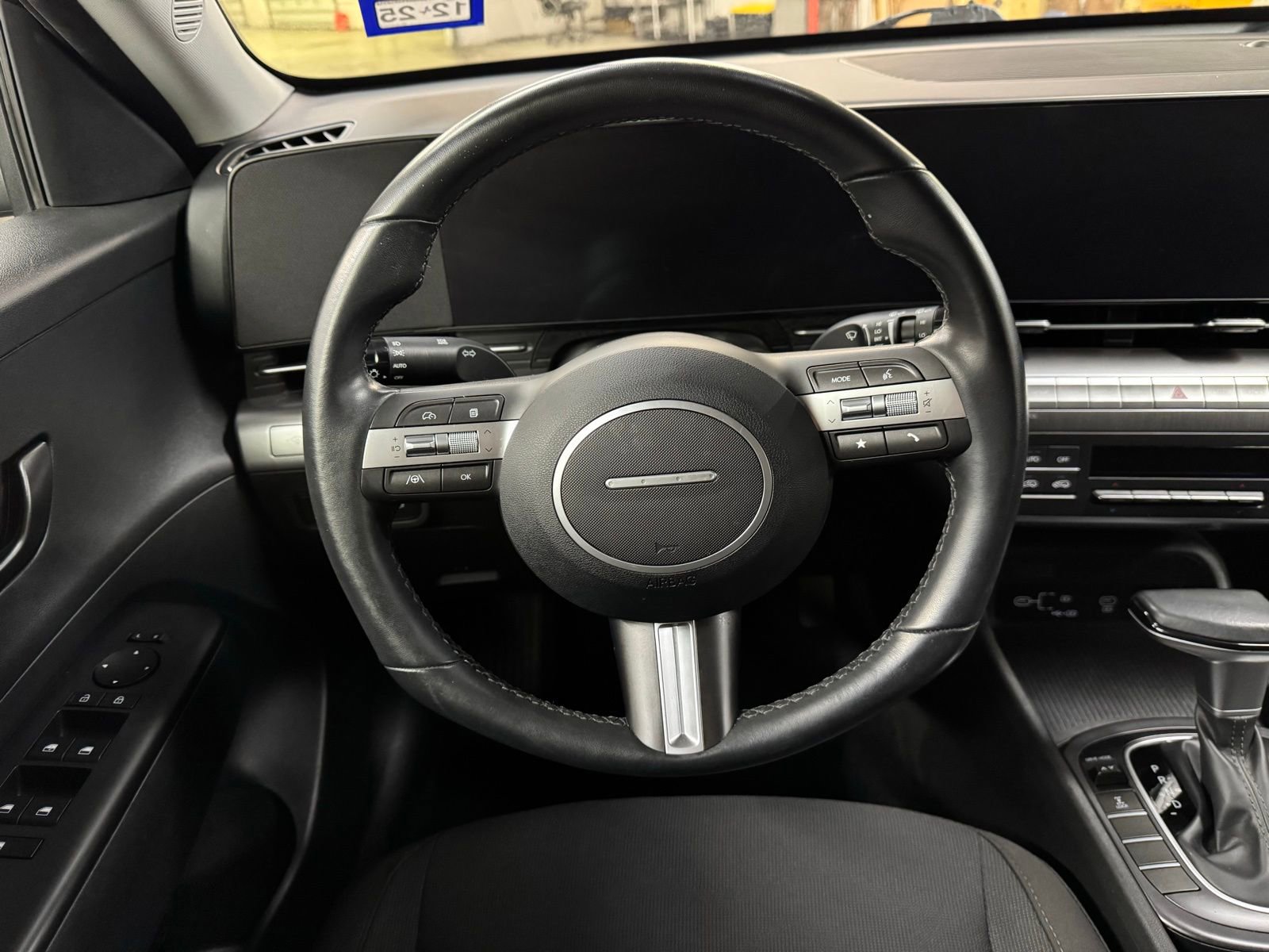 Used 2025 Hyundai Kona SEL image 13