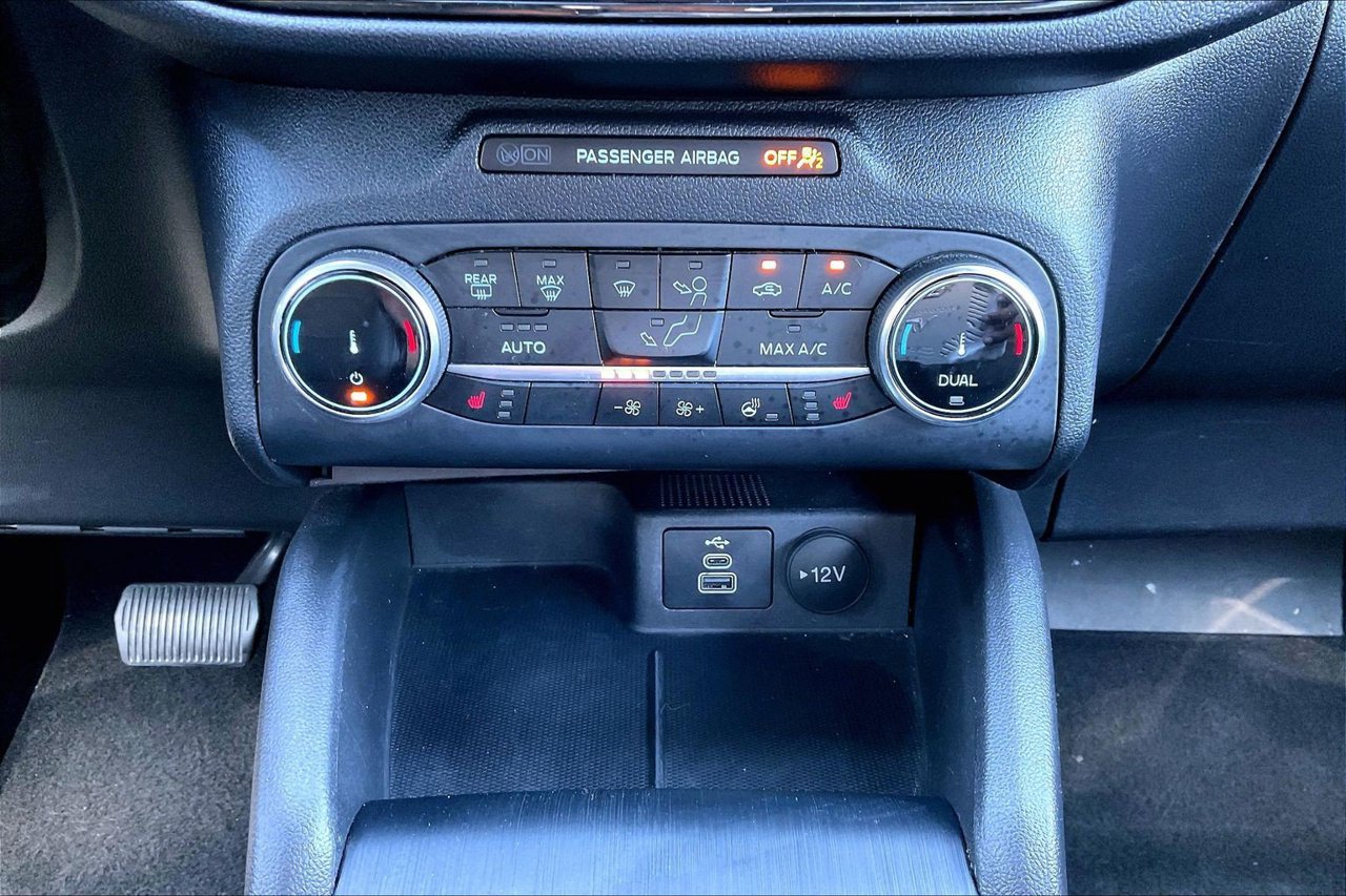 Used 2025 Ford Escape ST-Line Select AWD/4WD image 17