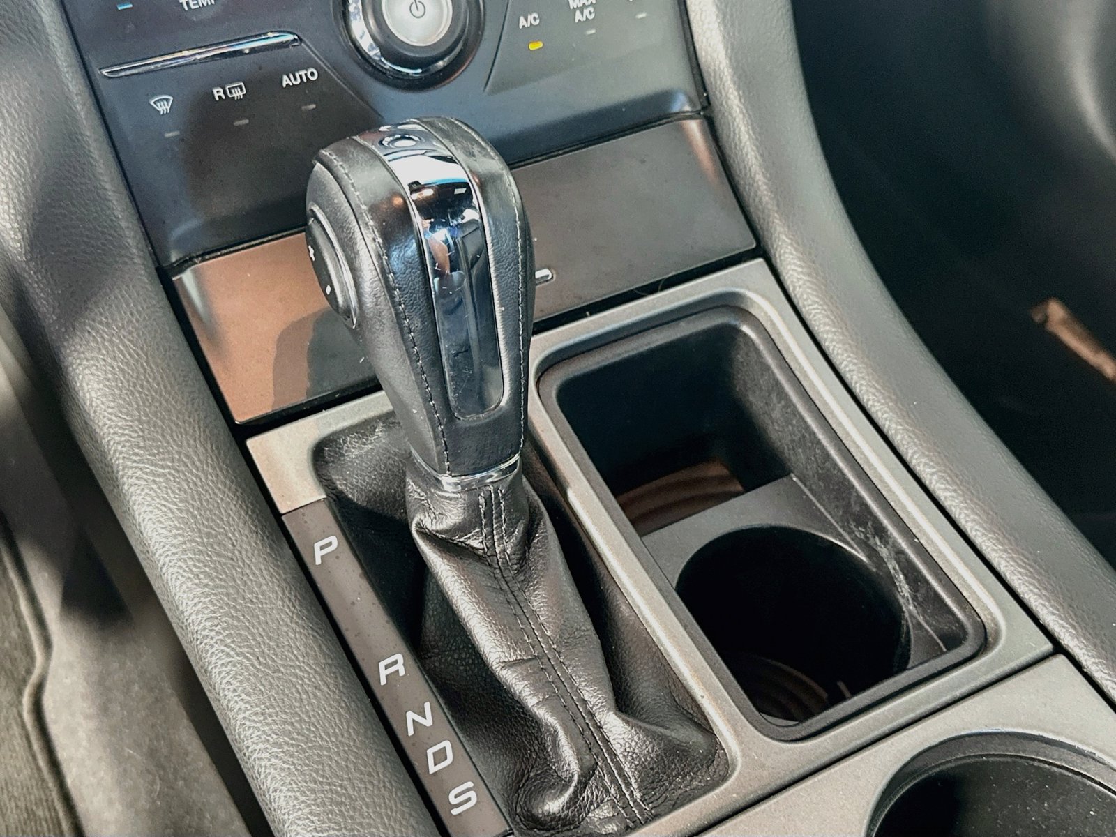 Used 2019 Ford Taurus SEL w/ Equipment Group 201A FWD image 17