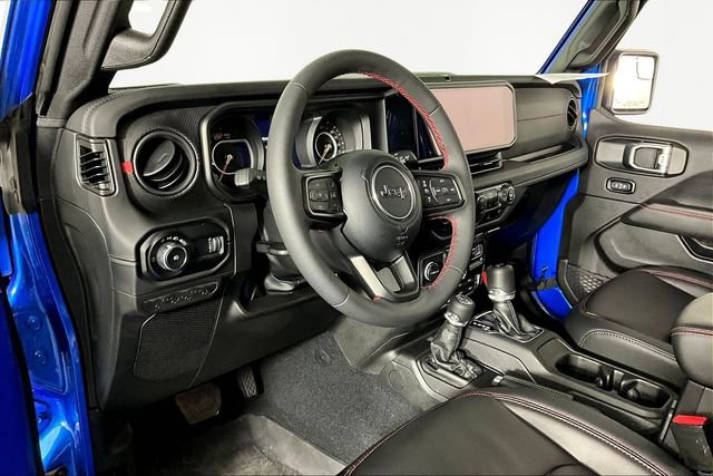 Used 2024 Jeep Wrangler Unlimited Rubicon w/ Capability Package image 16