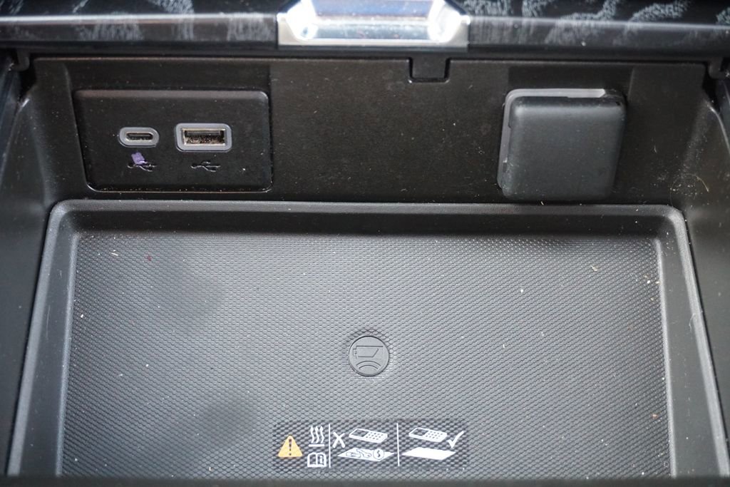 Used 2023 GMC Yukon XL Denali w/ Advanced Technology Package image 35