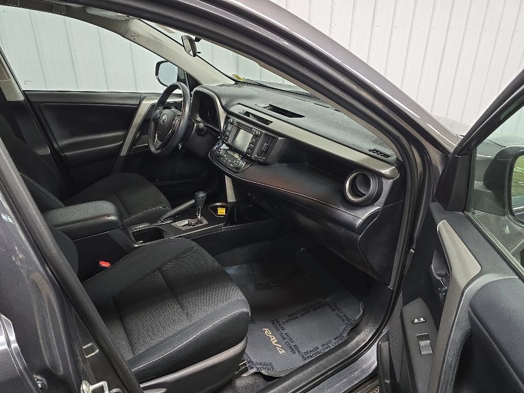 Used 2018 Toyota RAV4 XLE w/ Plus Extra Value Package AWD/4WD image 16
