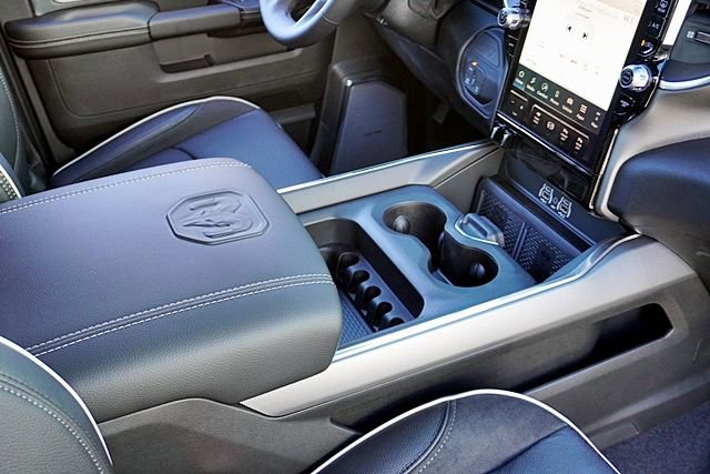 New 2026 RAM 2500 Laramie AWD/4WD image 17