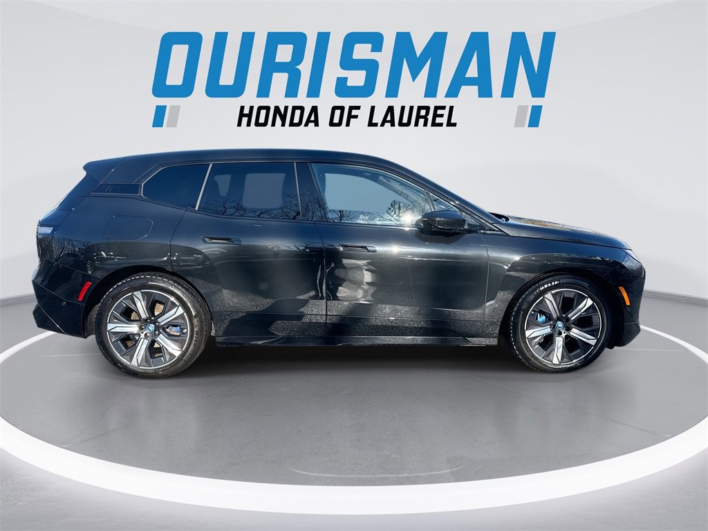 Used 2023 BMW iX xDrive50 w/ Ultimate Package 2 image 9