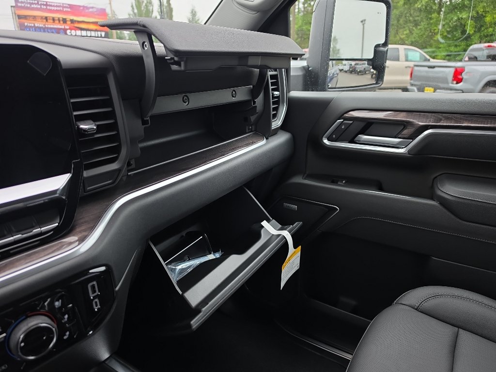 New 2026 Chevrolet Silverado 3500 LTZ w/ LTZ Plus Package AWD/4WD image 32