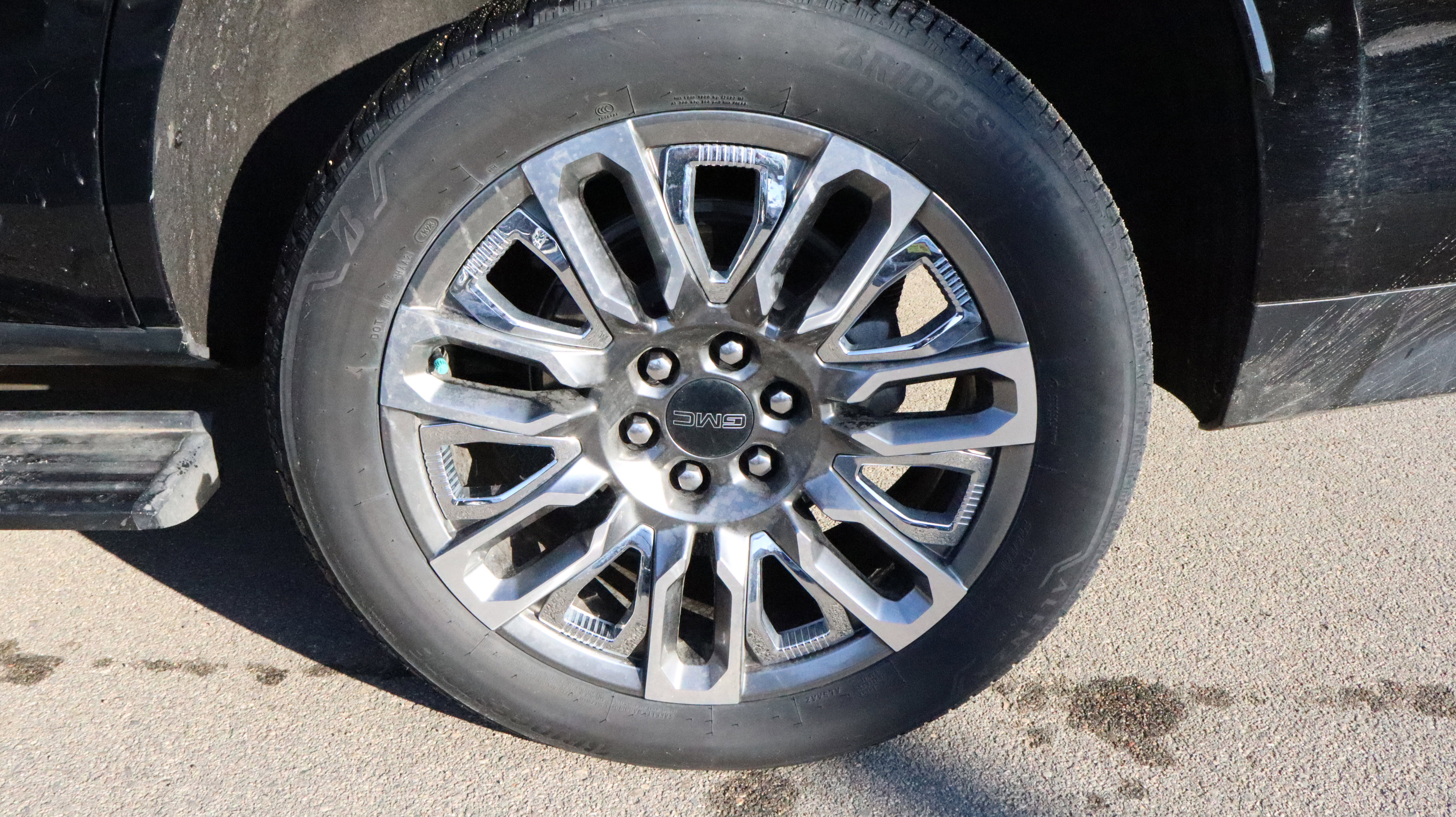 Certified 2024 GMC Yukon Denali Ultimate image 23