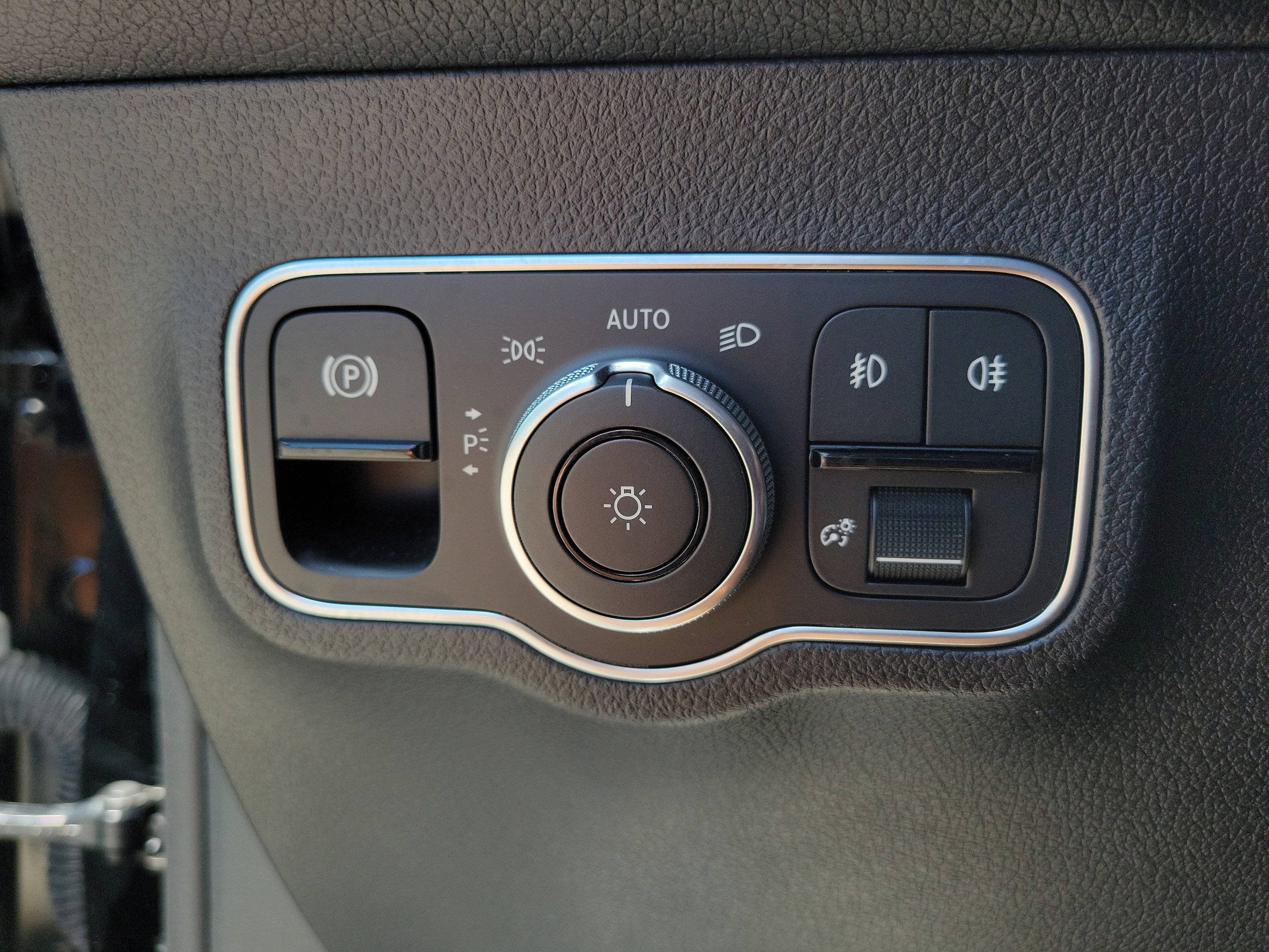 Used 2024 Mercedes-Benz GLB 250 image 21