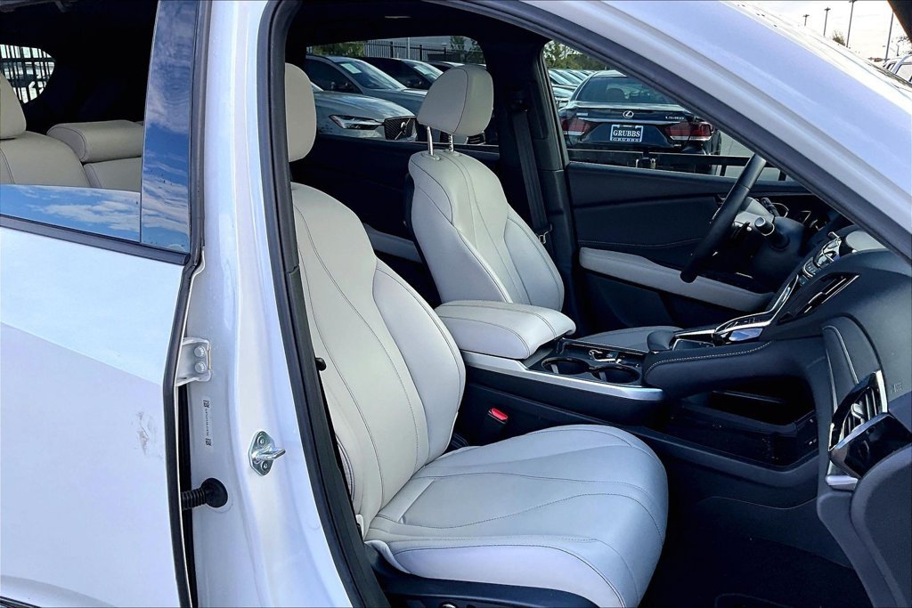 Used 2025 Acura RDX SH-AWD image 9