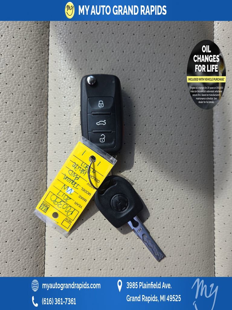 Used 2017 Volkswagen Tiguan S image 34