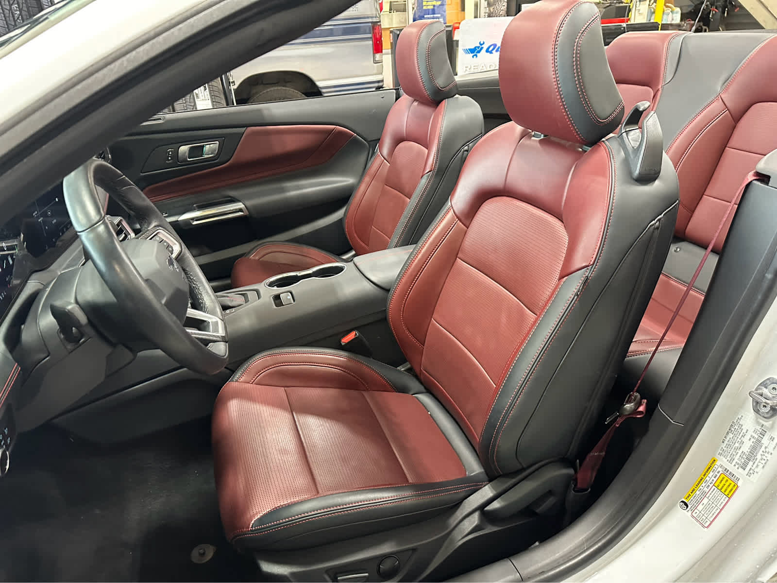 Used 2025 Ford Mustang Premium image 25