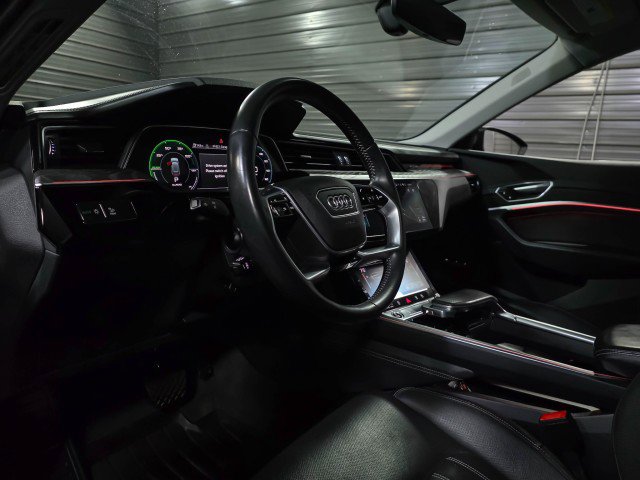 Used 2021 Audi e-tron Prestige w/ Prestige Package AWD/4WD image 10