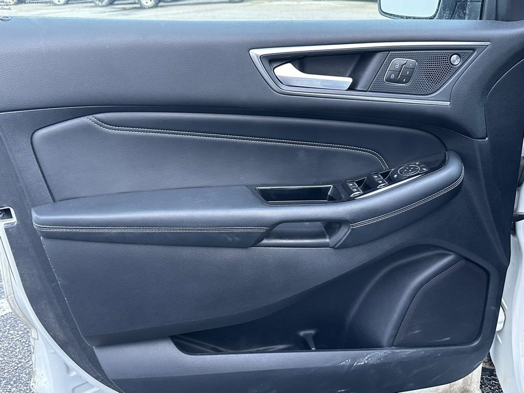 Used 2020 Ford Edge Titanium image 10