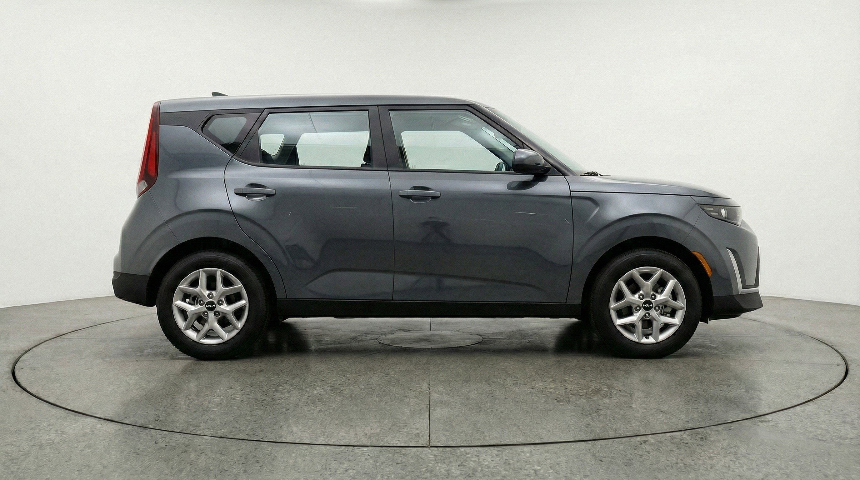 Used 2025 Kia Soul LX w/ LX Technology Package image 11