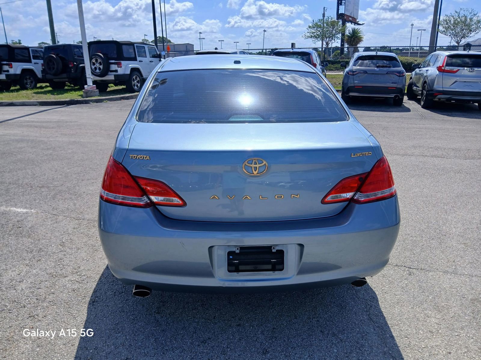 Used 2010 Toyota Avalon Limited FWD image 5