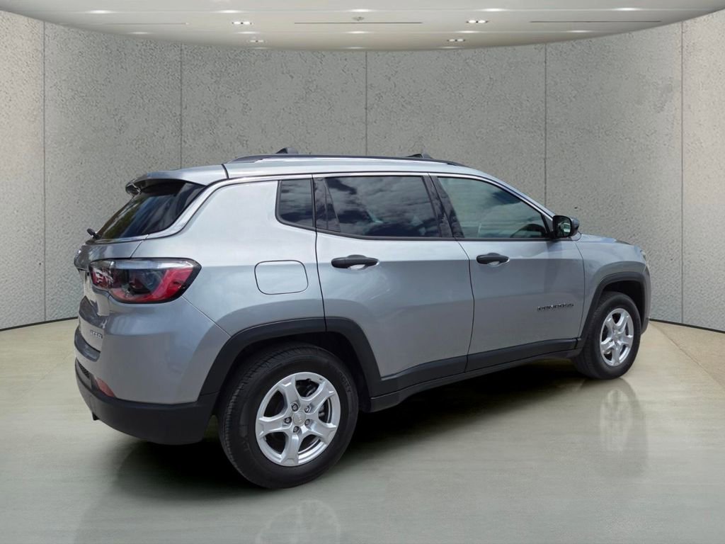 Certified 2022 Jeep Compass Sport image 3
