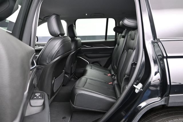 Used 2023 Jeep Grand Cherokee Limited w/ Black Appearance Package AWD/4WD image 23