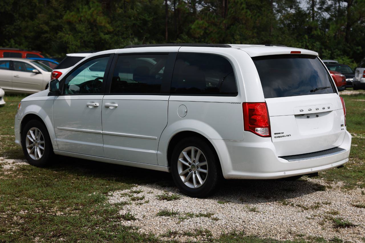 Used 2016 Dodge Grand Caravan SXT w/ Rear Park Assist Package FWD image 5