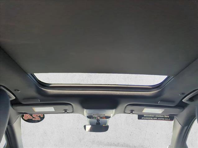 Used 2024 Chevrolet Traverse RS FWD image 21