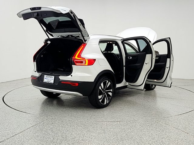 Used 2023 Volvo XC40 B5 Ultimate w/ Climate Package AWD/4WD image 11