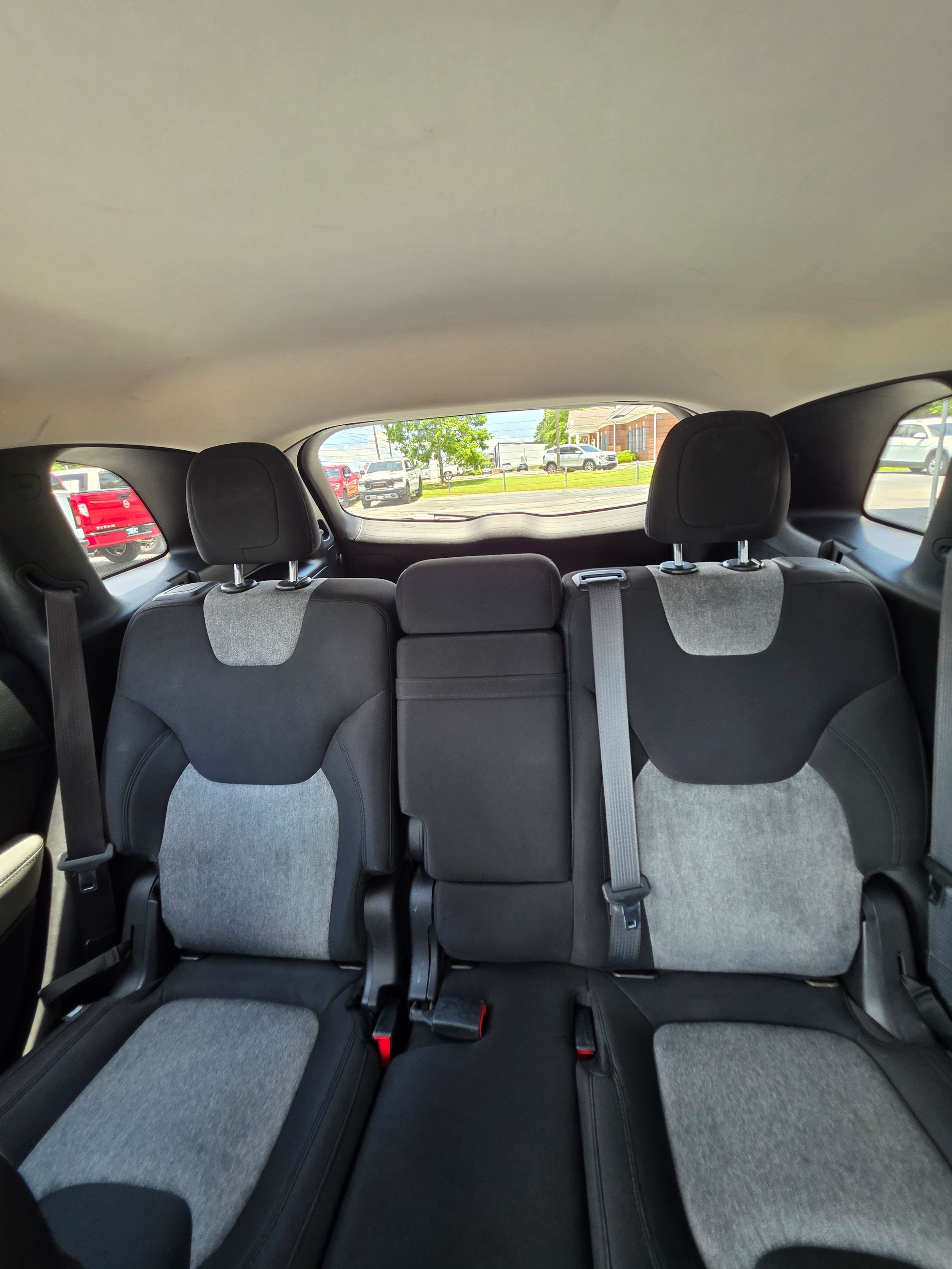 Used 2014 Jeep Cherokee Latitude w/ Cold Weather Group AWD/4WD image 19