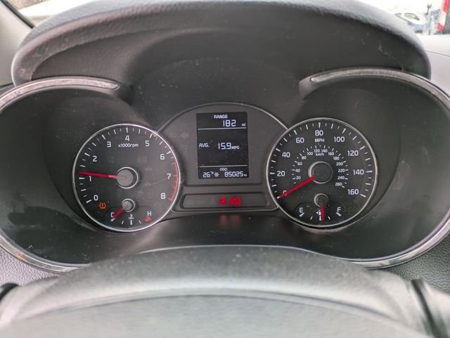 Used 2017 Kia Forte LX image 12