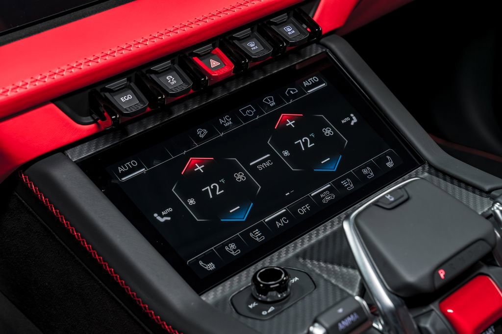 Used 2025 Lamborghini Urus SE image 30