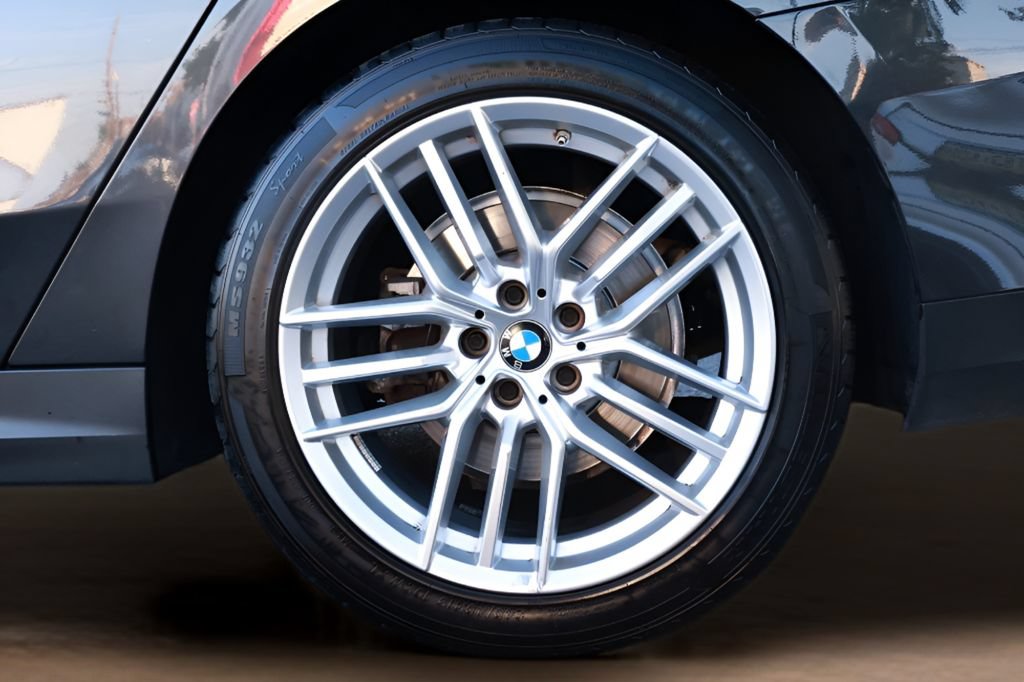 Used 2025 BMW 530i RWD image 40