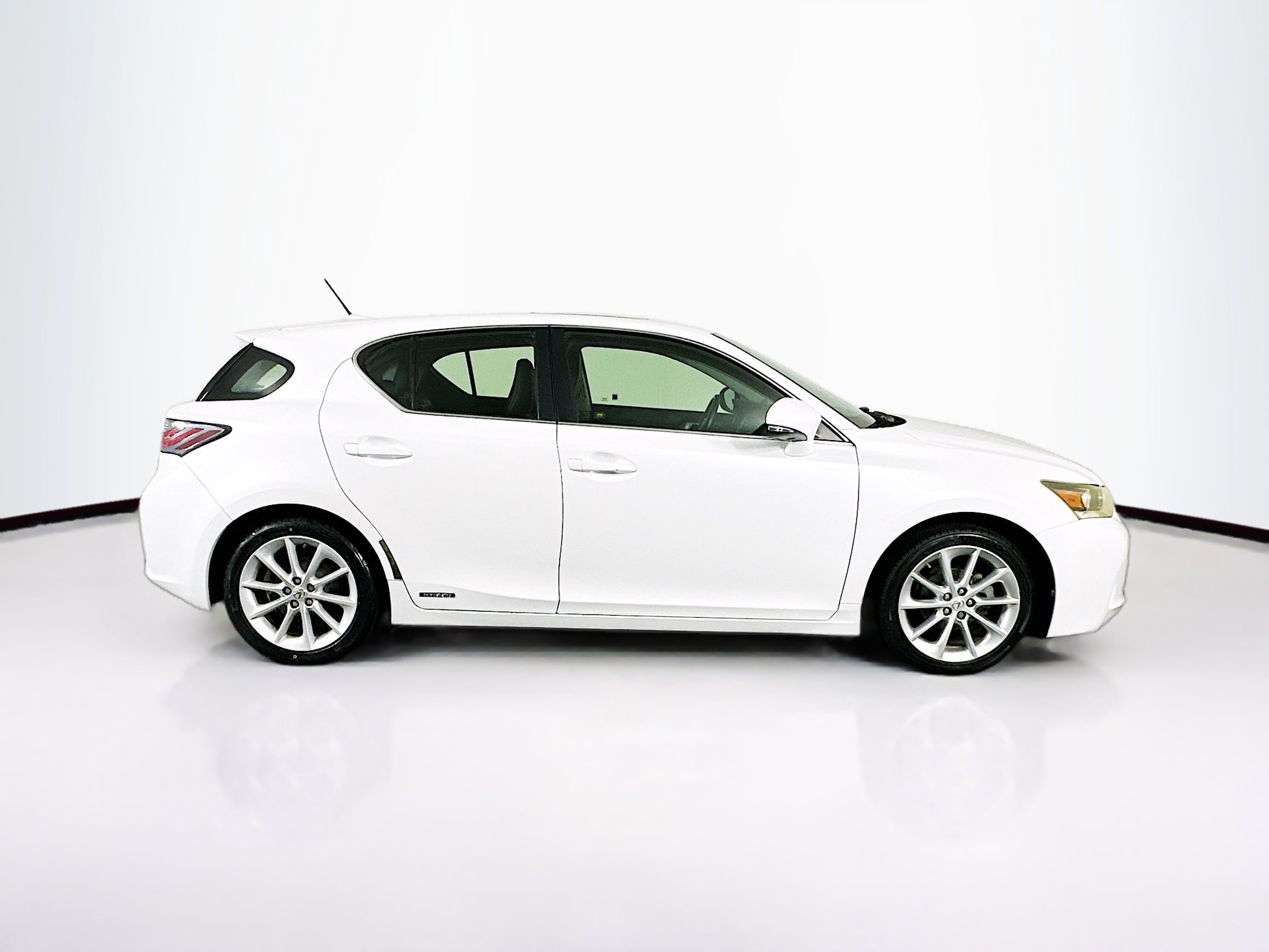 Used 2011 Lexus CT 200h image 10