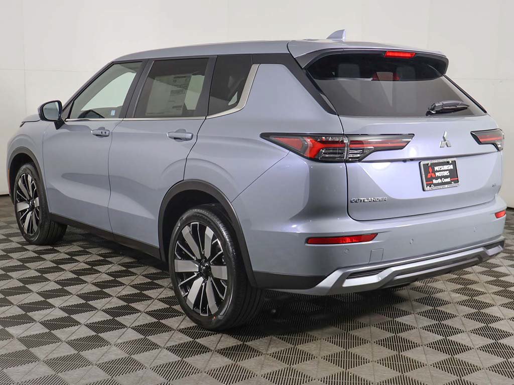 New 2026 Mitsubishi Outlander SE FWD image 11