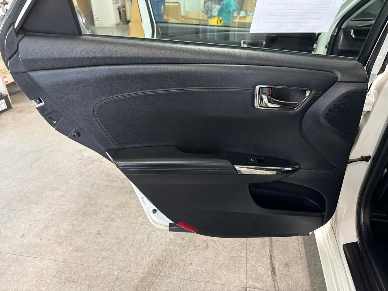 Used 2015 Toyota Avalon XLE FWD image 38