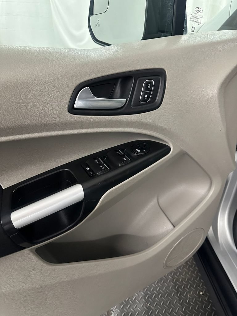 Used 2022 Ford Transit Connect XLT FWD image 9