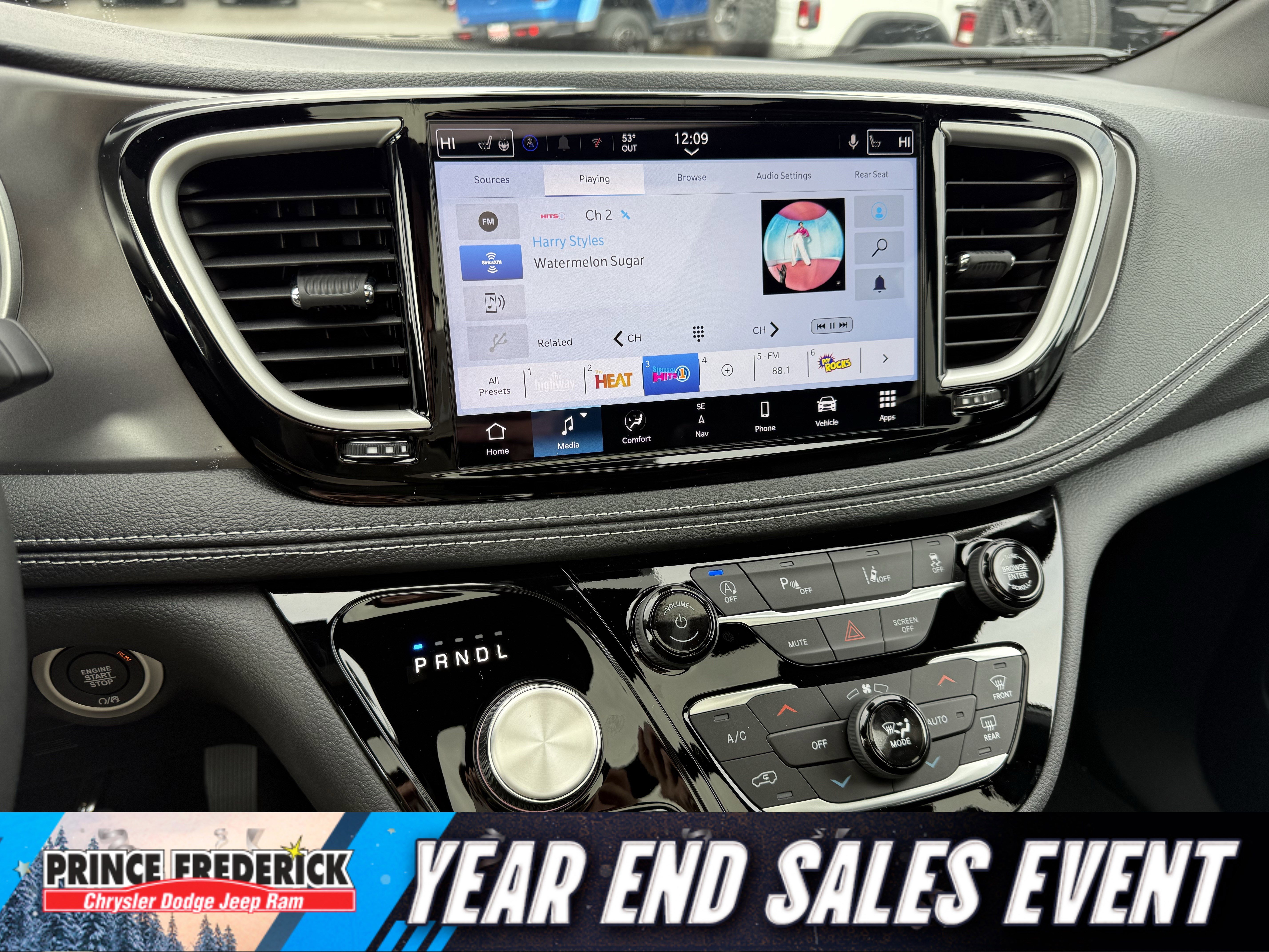 New 2026 Chrysler Pacifica Select image 24