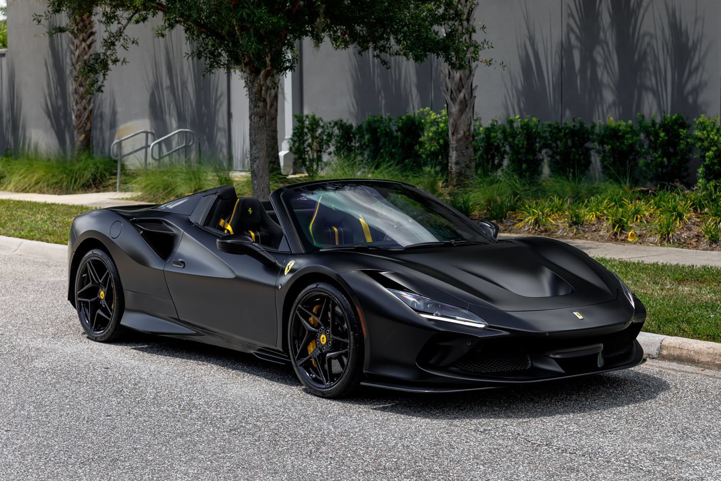 Used 2022 Ferrari F8 Tributo RWD image 1