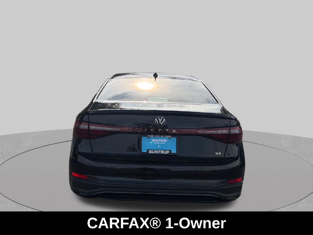 Used 2025 Volkswagen Jetta SE FWD image 4