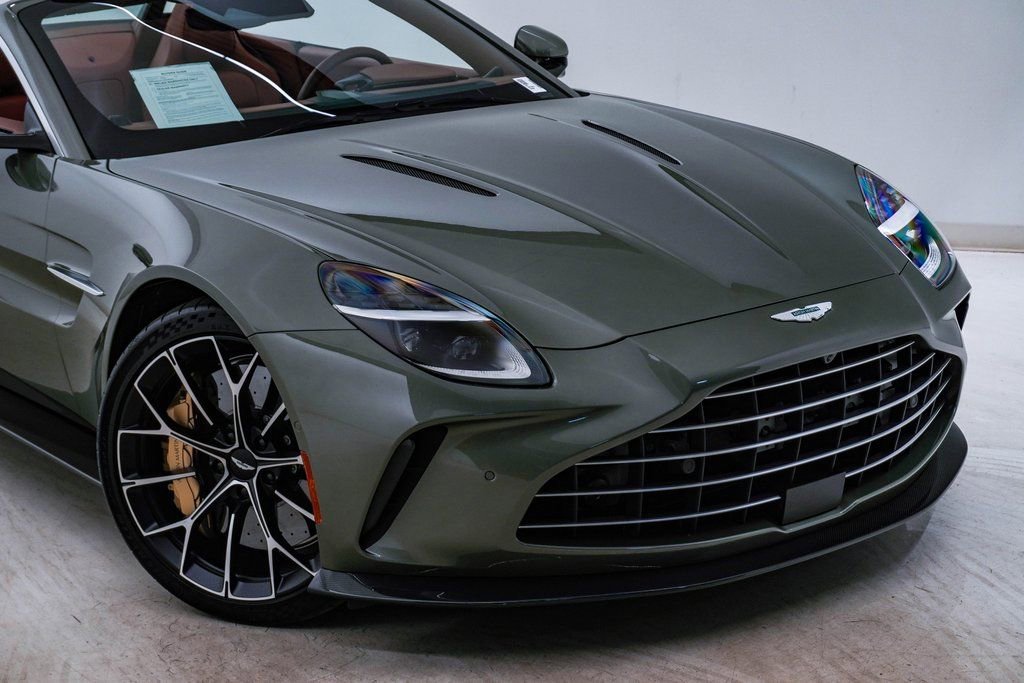 Used 2026 Aston Martin V8 Vantage Roadster image 4