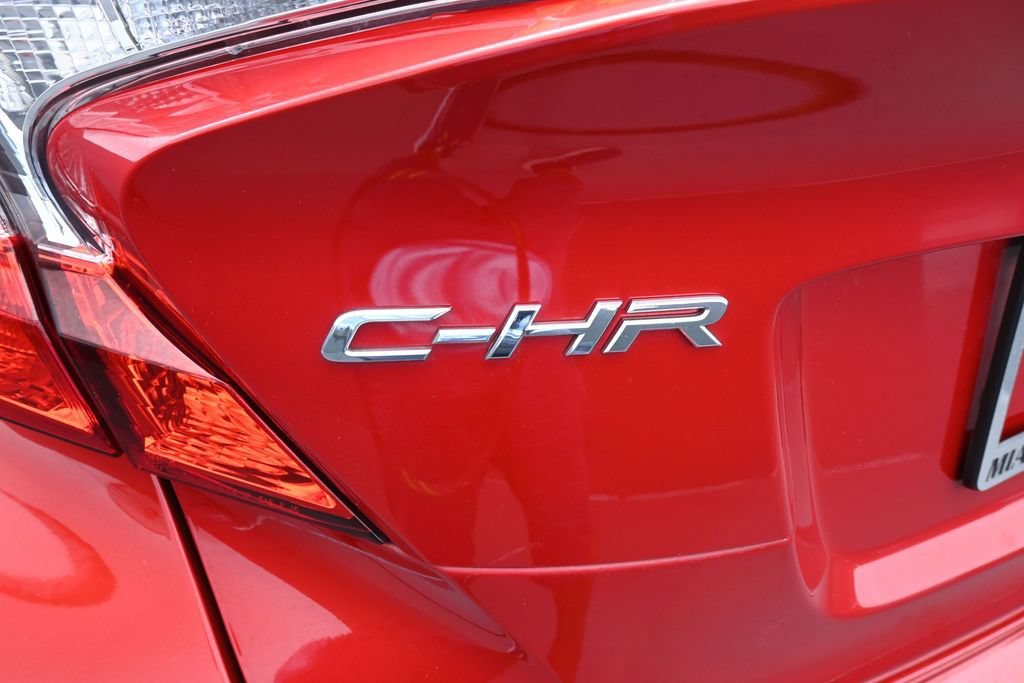 Used 2021 Toyota C-HR XLE FWD image 39