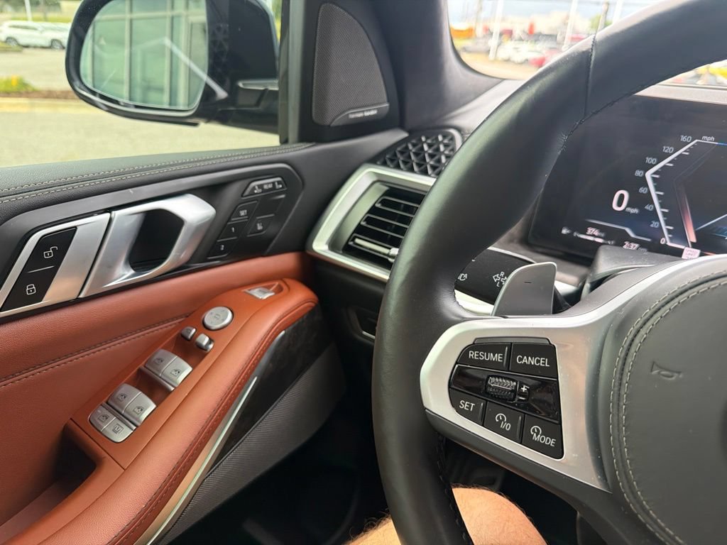 Used 2025 BMW X7 xDrive40i w/ M Sport Package AWD/4WD image 21