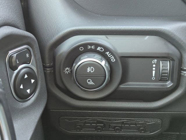 New 2026 Jeep Gladiator Sport AWD/4WD image 27