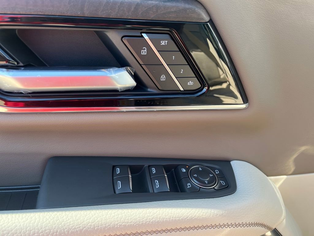 New 2026 GMC Yukon Denali w/ Denali Reserve Package image 11