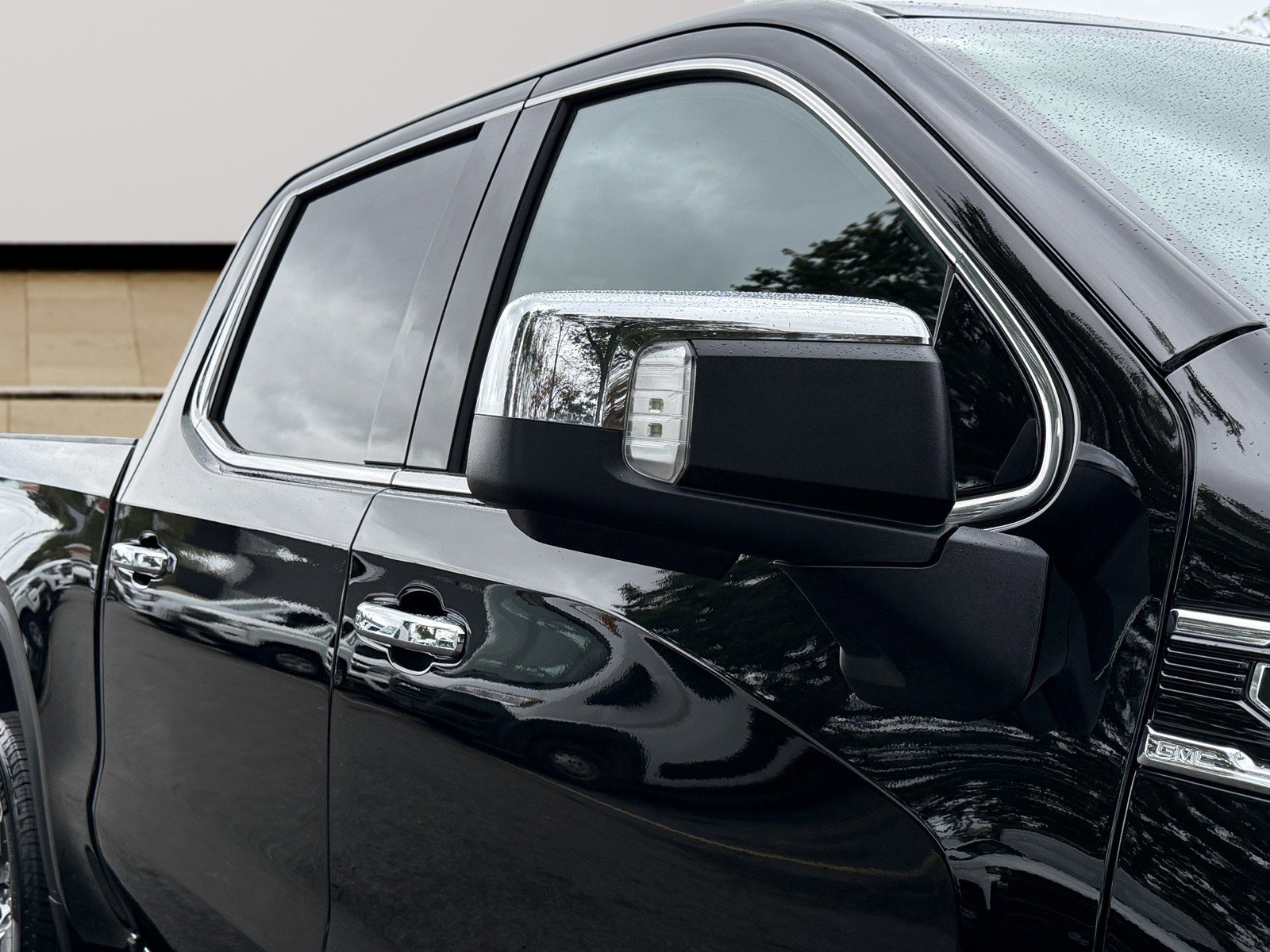 Certified 2025 GMC Sierra 1500 SLT image 58