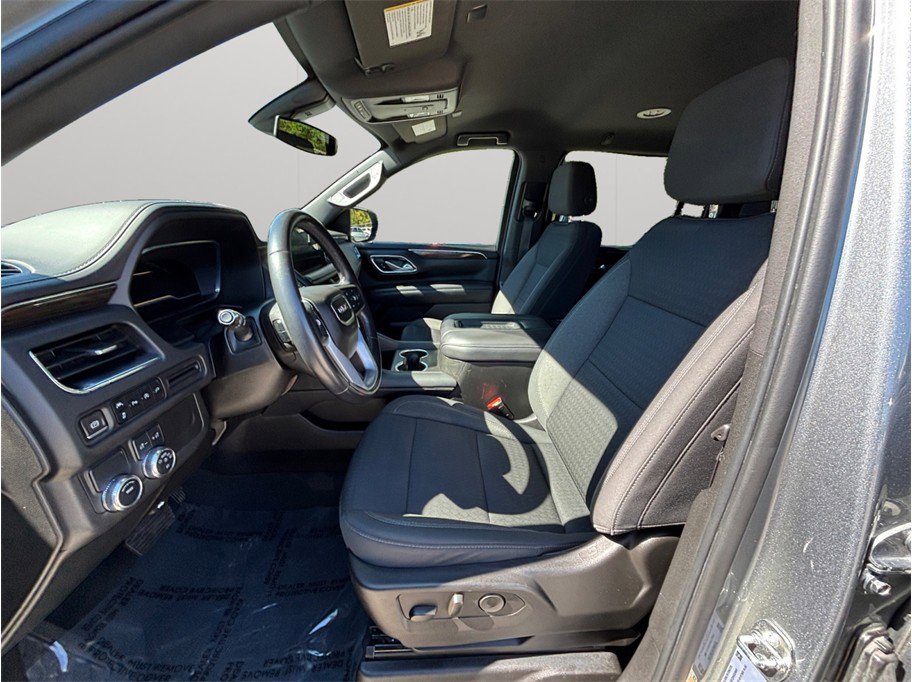 Used 2022 GMC Yukon XL SLE w/ Gmc Pro Safety Plus Package image 2