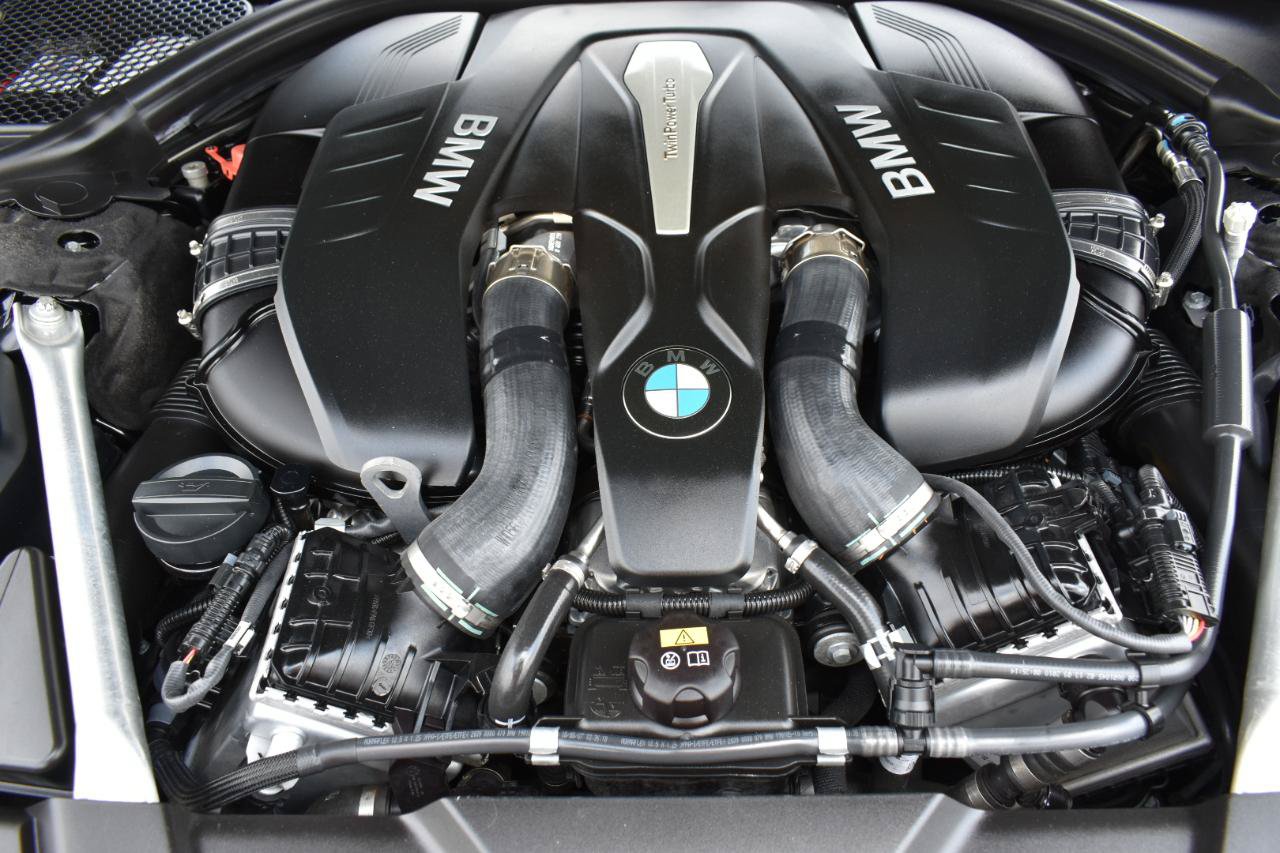 Used 2019 BMW 750i w/ Executive Package RWD image 52