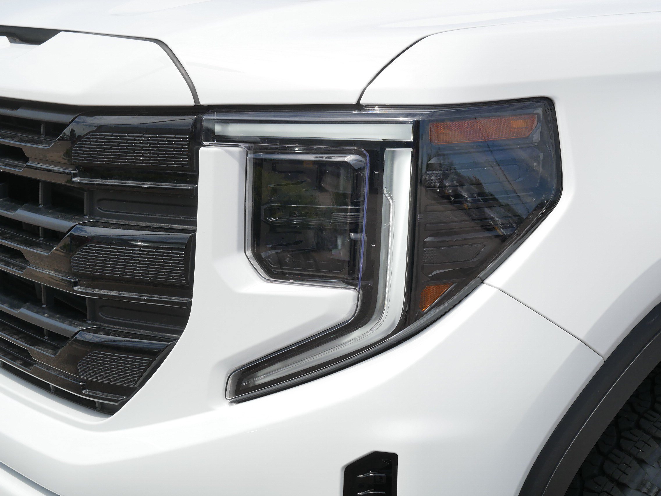 Used 2023 GMC Sierra 1500 Elevation w/ X31 Off-Road Package AWD/4WD image 16