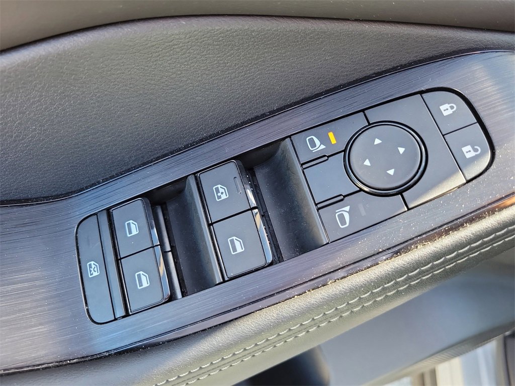 Used 2024 Nissan Rogue SV image 23