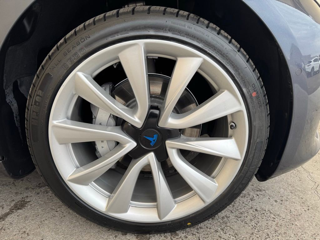 Used 2018 Tesla Model 3 Long Range image 10