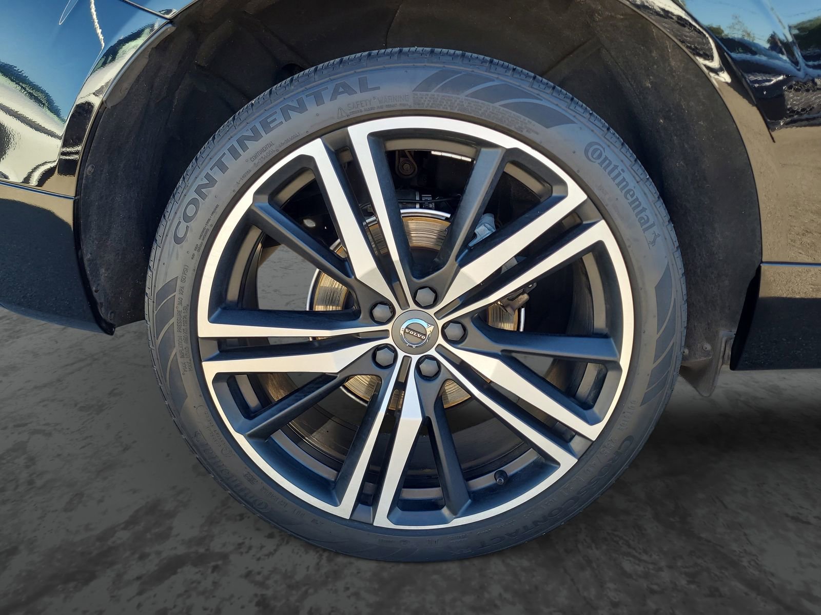 Used 2019 Volvo XC60 T5 R-Design w/ Protection Package Premier image 6