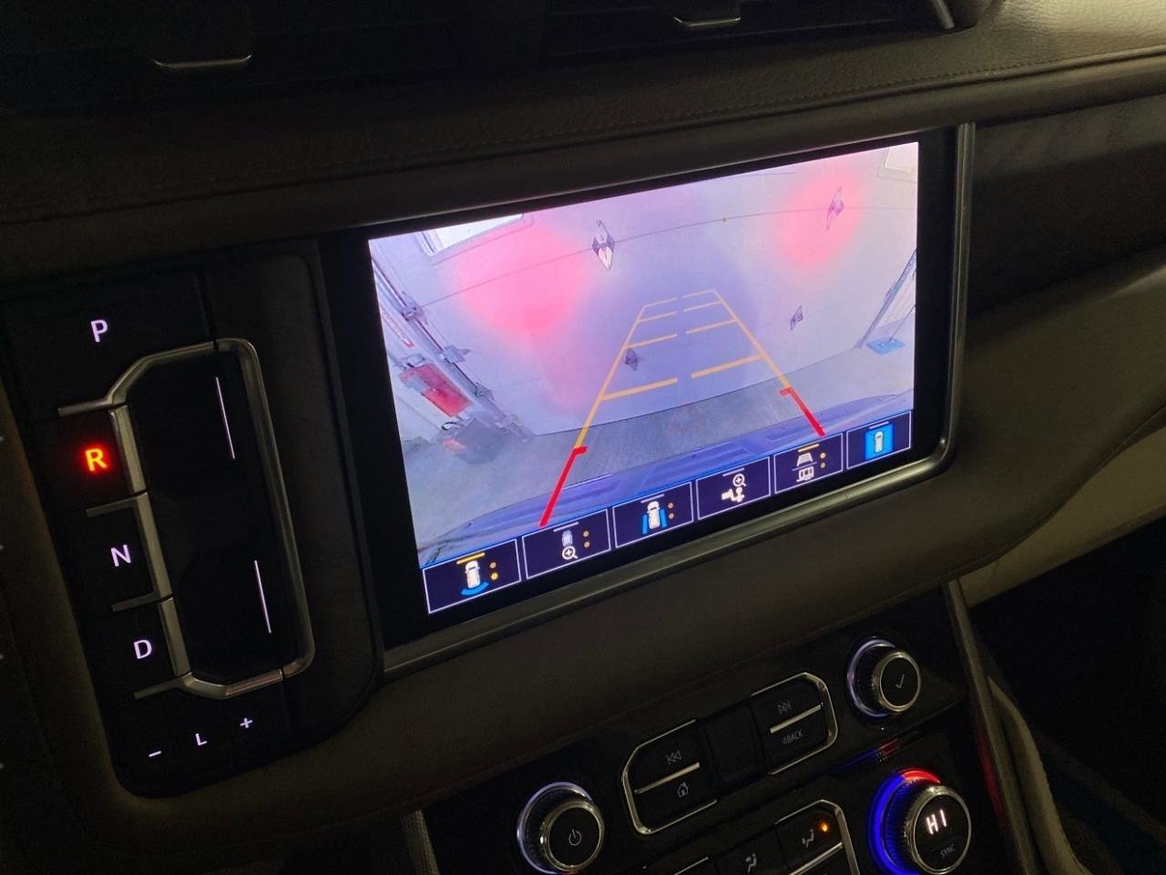 Used 2021 GMC Yukon Denali w/ Denali Premium Package image 25