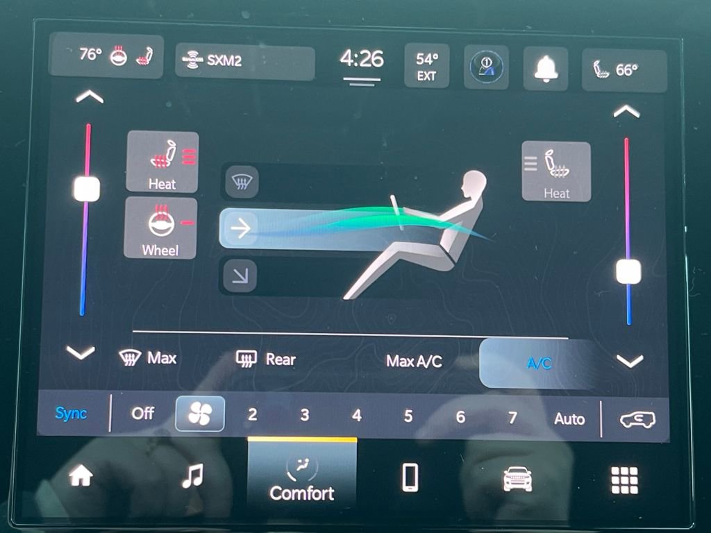 New 2025 Jeep Grand Cherokee Laredo image 12