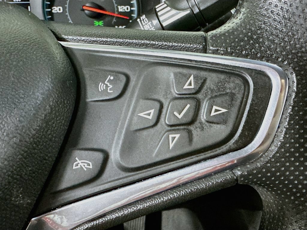Used 2020 Chevrolet Malibu LT FWD image 23