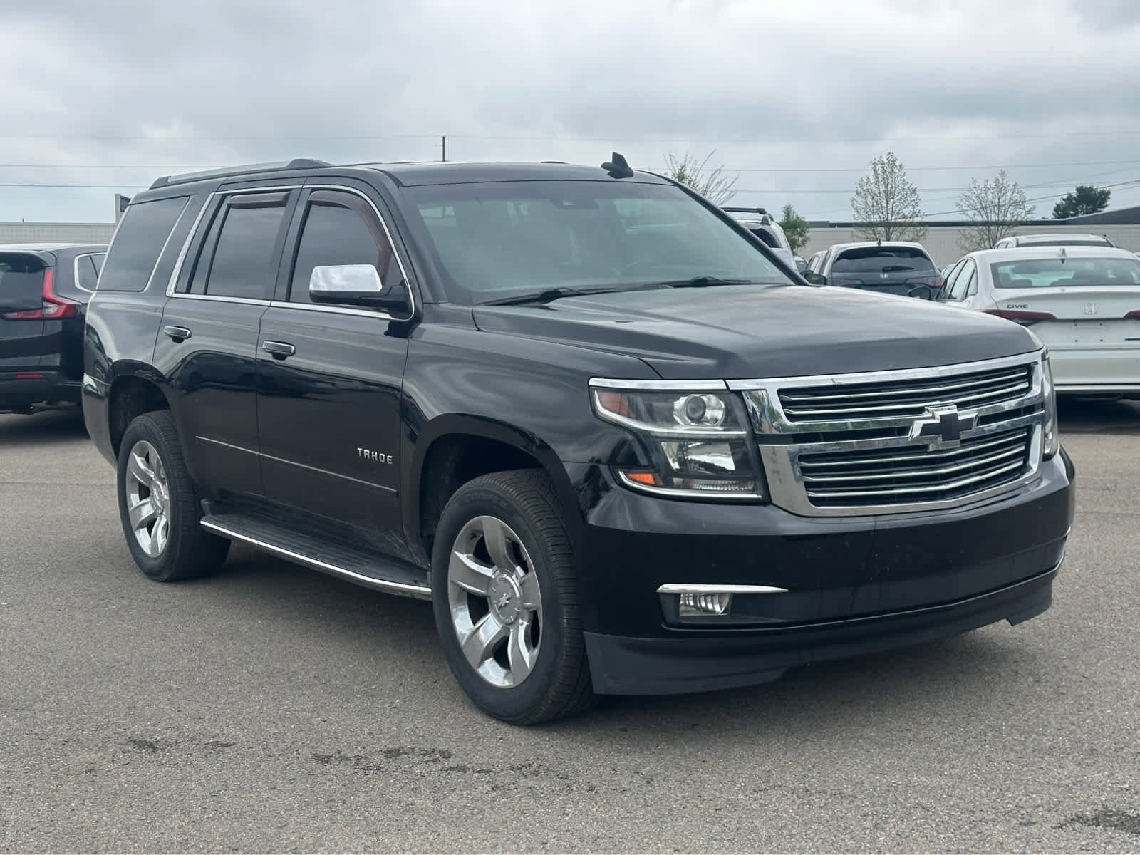 Used 2017 Chevrolet Tahoe Premier AWD/4WD image 3